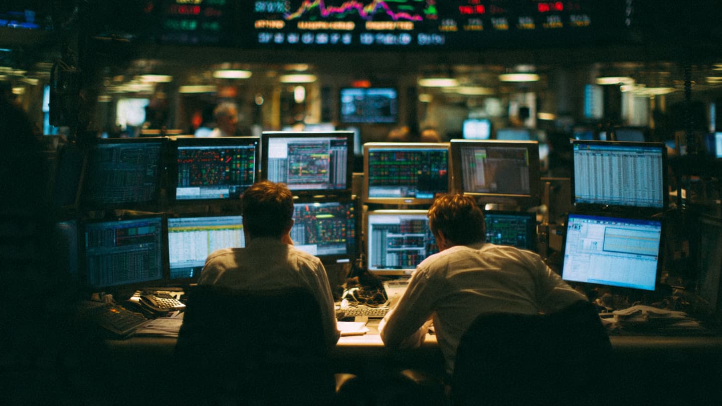 Between Prosperity and Panic: The Fragile Thread of America’s Borrowed Growth Between Prosperity and Panic: The Fragile Thread of America’s Borrowed Growth