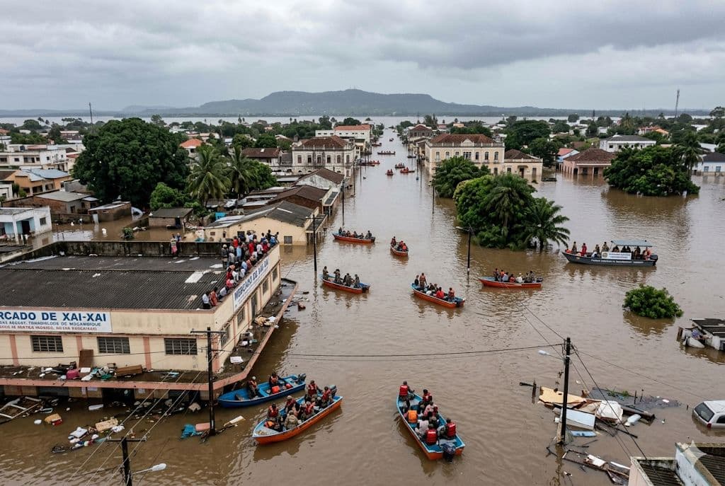 Where Roads Became Rivers, Mozambique Watched Familiar Horizons Slip Beneath Water Where Roads Became Rivers, Mozambique Watched Familiar Horizons Slip Beneath Water