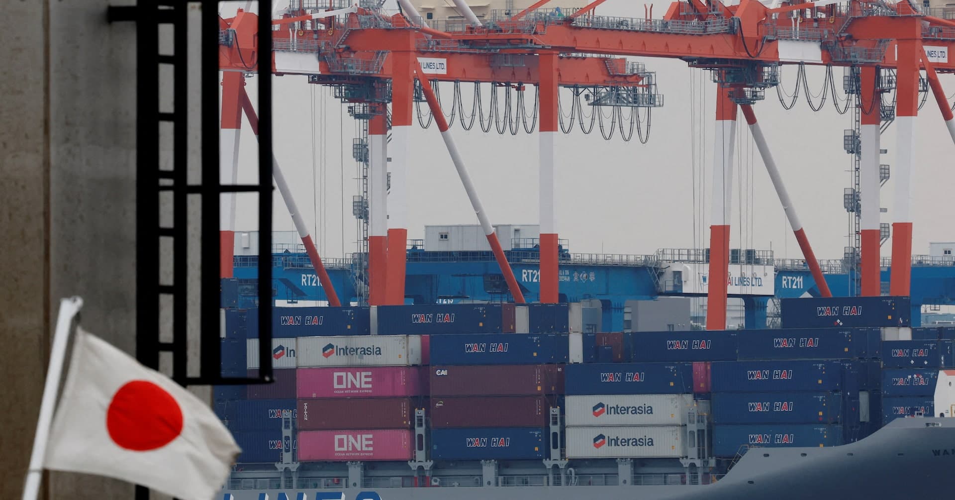 Japan Exports Jump 14.8% in April, Beating Expectations as Semiconductor Shipments Soar