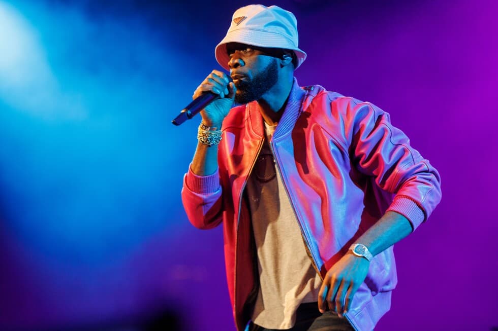 Fugees Rapper Pras Reports to Prison to Begin 14-Year Sentence Fugees Rapper Pras Reports to Prison to Begin 14-Year Sentence