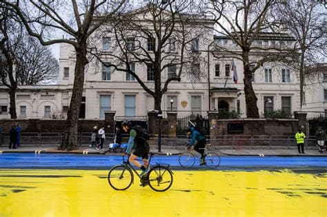Kensington Gardens Shut Amid Israeli Embassy 'Drone Threat' Probe Kensington Gardens Shut Amid Israeli Embassy 'Drone Threat' Probe