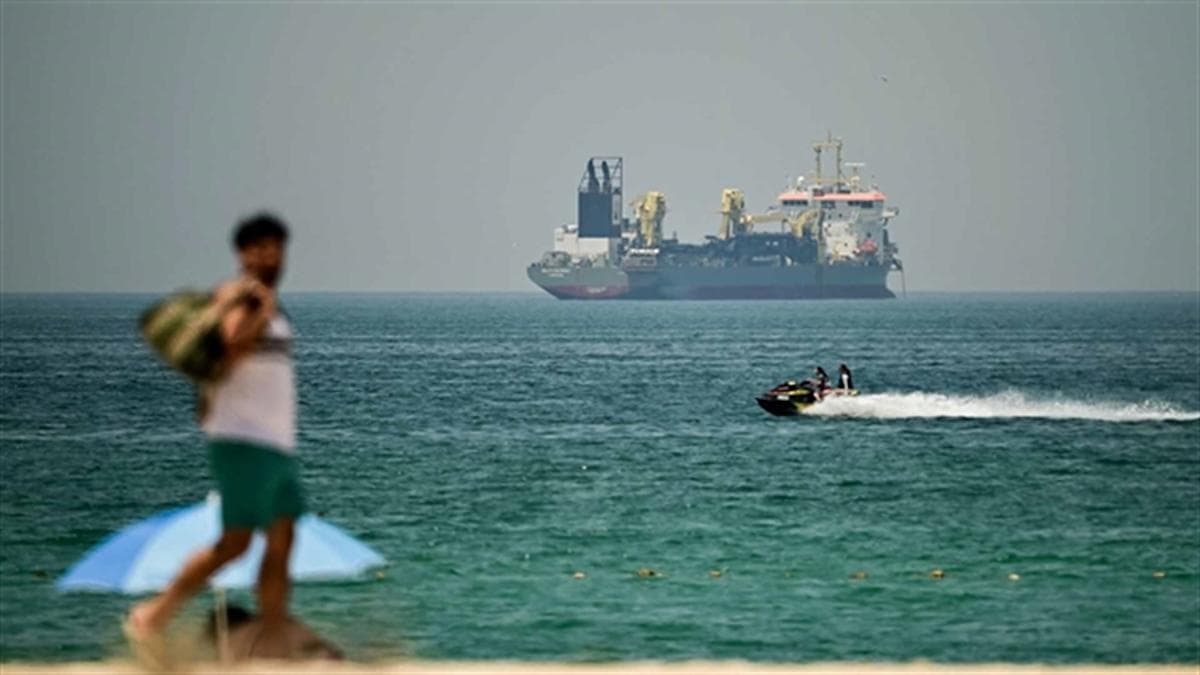Oil Hits Four-Year High on Report US Mulls Iran Military Options Oil Hits Four-Year High on Report US Mulls Iran Military Options