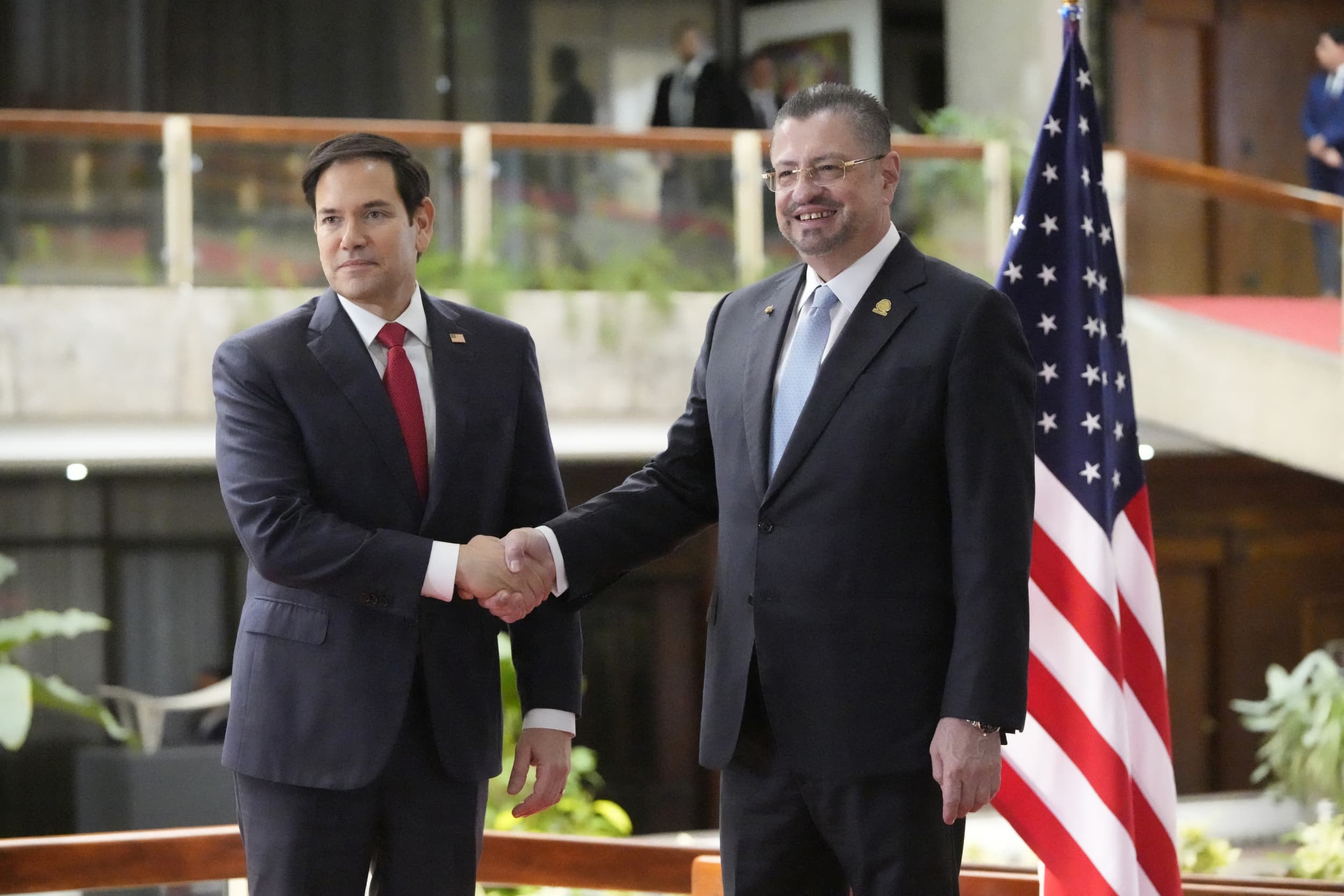 US Bars Executives of Costa Rica’s Leading Newspaper La Nación from Entry