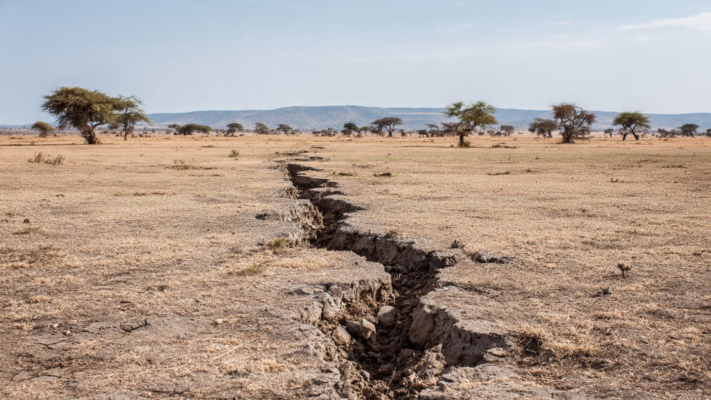 When a continent slowly opens, revealing the future shape of the Earth